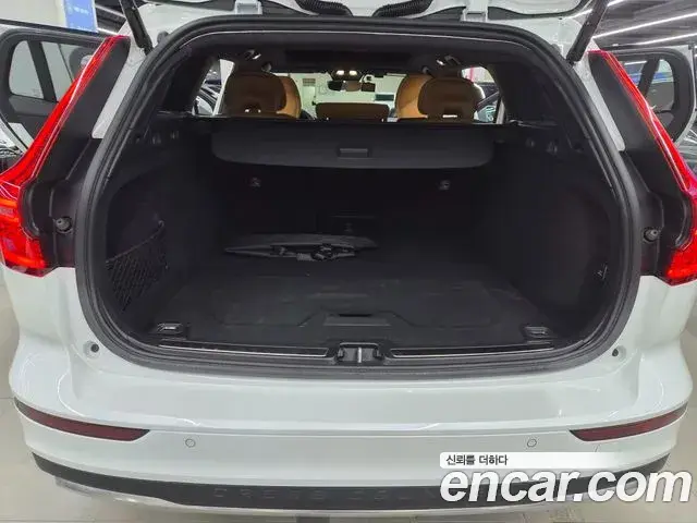 Volvo V60 Cross Country 2023 — ფოტო 7/20
