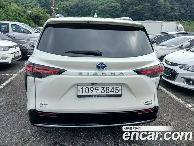 Toyota Sienna 2021 — Şəkil 2/12