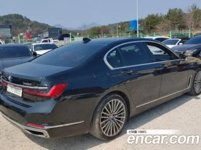 BMW 7 Series 2020 — Photo 2/14