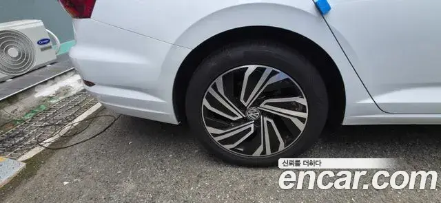 Volkswagen Jetta 2020 — Photo 3/7