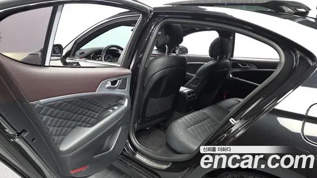 Genesis G70 2018 — Photo 7/35