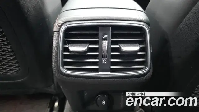 Genesis G70 2018 — Photo 13/35