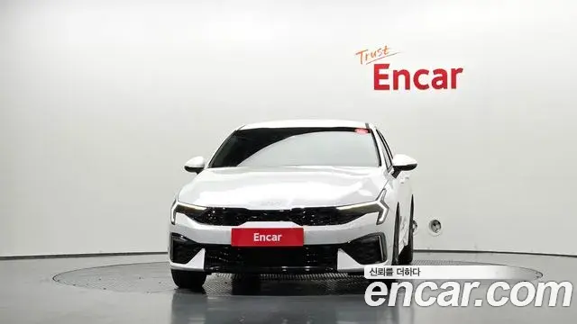 Kia K5 2025 — Photo 14/31