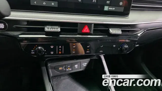 Kia K5 2025 — Photo 7/31
