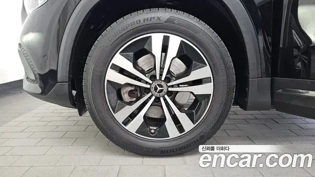 Mercedes-Benz GLA-Class 2021 — ფოტო 31/32