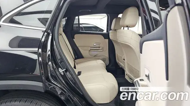 Mercedes-Benz GLA-Class 2021 — ფოტო 25/32
