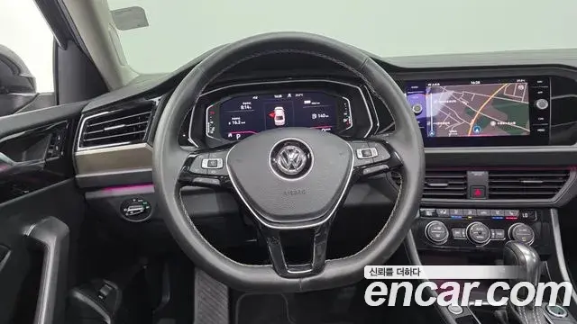 Volkswagen Jetta 2021 — ფოტო 25/35