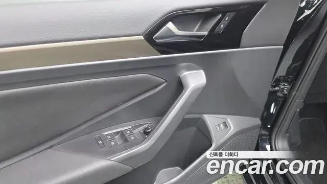 Volkswagen Jetta 2021 — ფოტო 20/35
