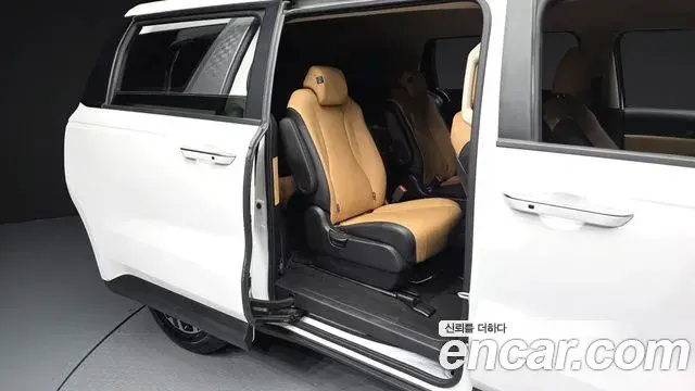 Kia Carnival 2022 — Şəkil 18/20