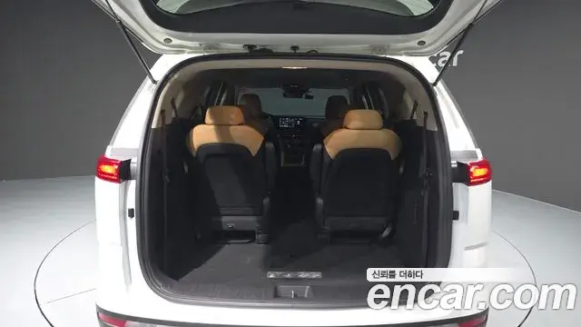 Kia Carnival 2022 — Şəkil 13/20