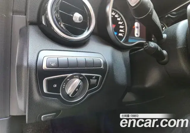 Mercedes-Benz C-Class 2020 — ფოტო 6/19