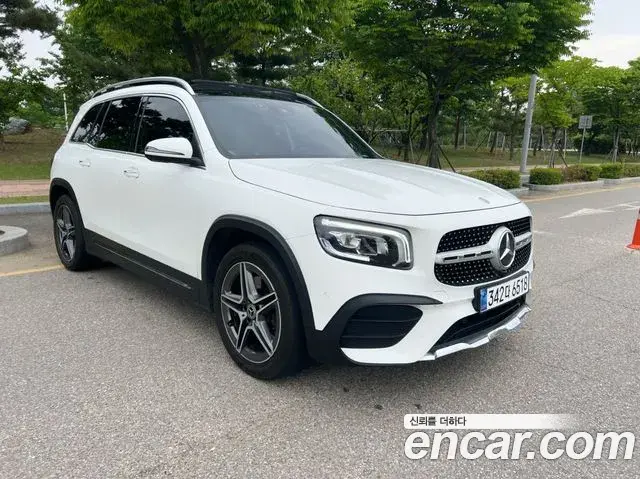 Mercedes-Benz GLB-Class 2020 — Фото 10/20