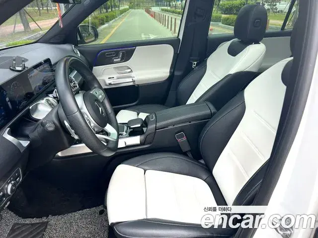 Mercedes-Benz GLB-Class 2020 — Фото 7/20