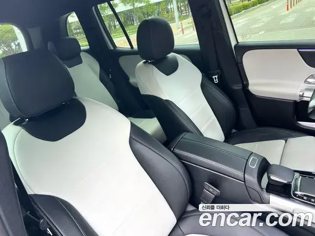 Mercedes-Benz GLB-Class 2020 — Фото 11/20