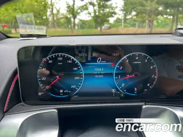 Mercedes-Benz GLB-Class 2020 — Фото 14/20