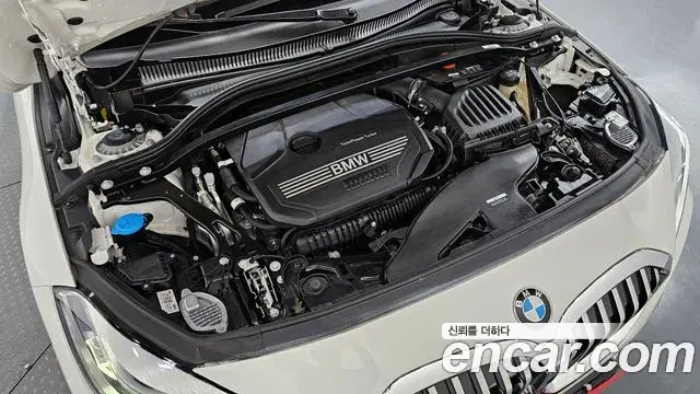 BMW 1 Series 2023 — Photo 32/34