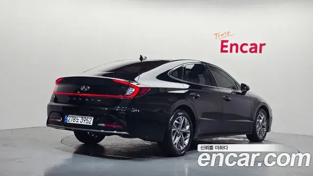 Hyundai Sonata Hybrid 2022 — Şəkil 28/30
