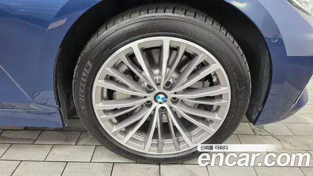 BMW 3 Series 2021 — Şəkil 15/32