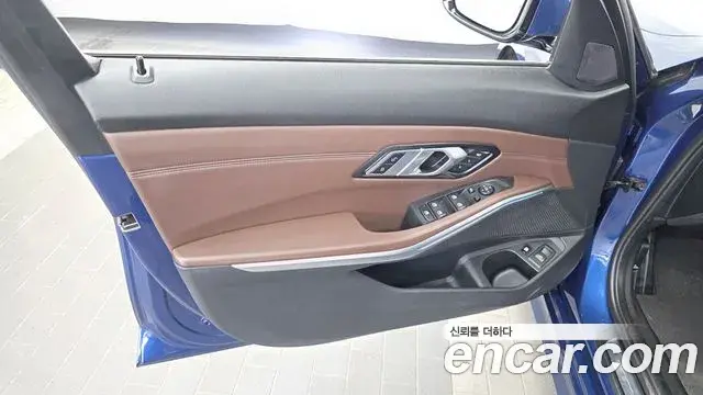 BMW 3 Series 2021 — Şəkil 24/32