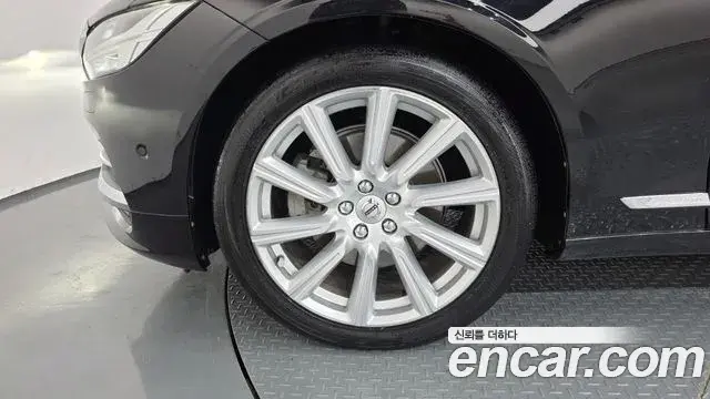 Volvo S90 2018 — Photo 5/20