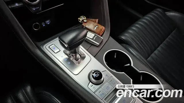 Genesis G70 2019 — Photo 18/32