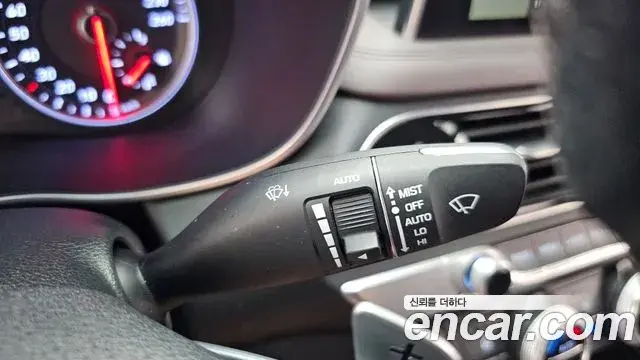 Genesis G70 2019 — Photo 19/32