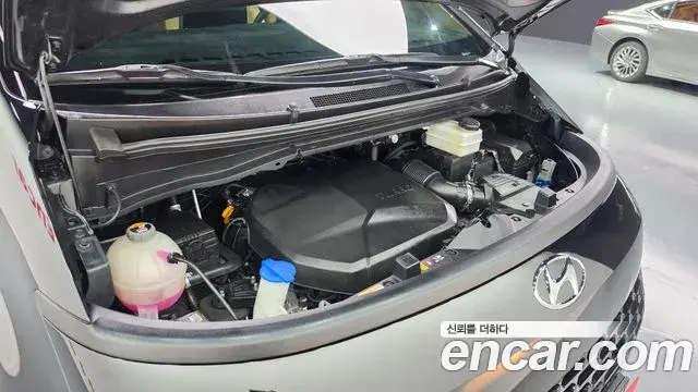 Hyundai Staria 2023 — Photo 9/30