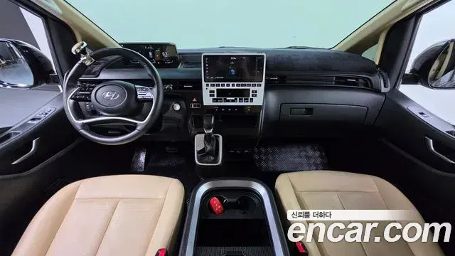 Hyundai Staria 2023 — Photo 4/30