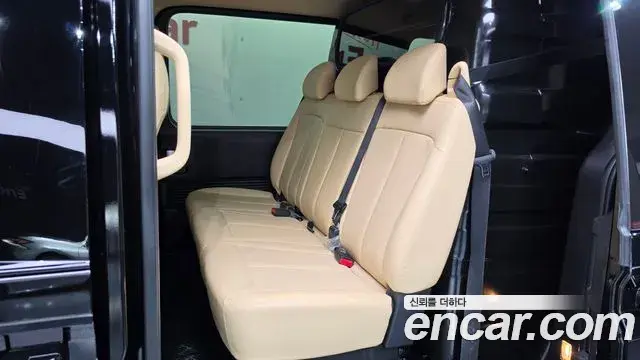 Hyundai Staria 2023 — Photo 21/30