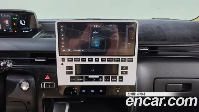 Hyundai Staria 2023 — Photo 8/30