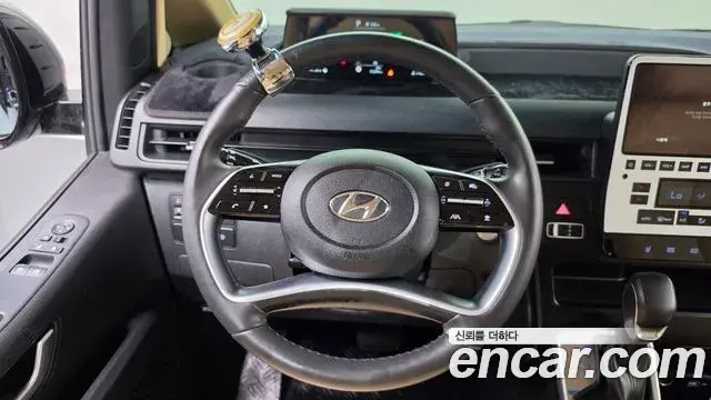 Hyundai Staria 2023 — Photo 22/30