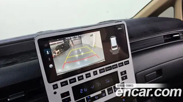 Hyundai Staria 2023 — Photo 16/30