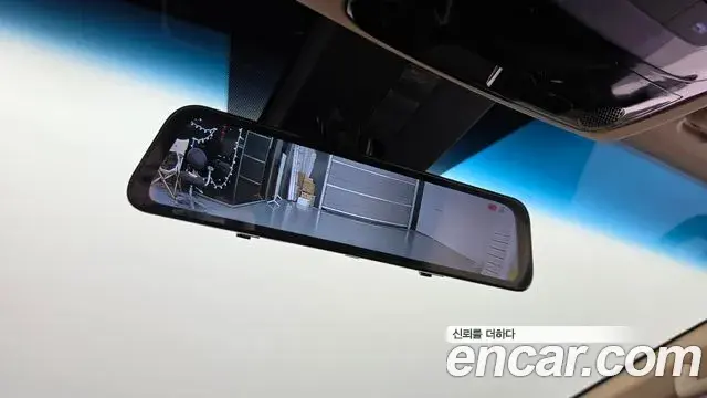 Hyundai Staria 2023 — Photo 28/30