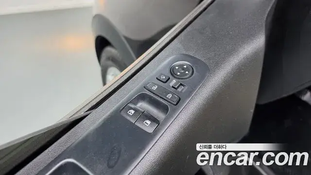 Hyundai Staria 2023 — Photo 17/30