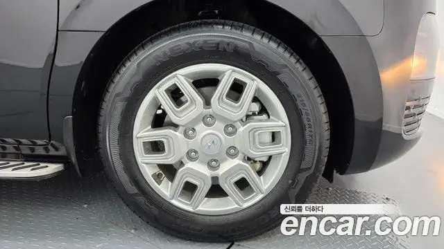 Hyundai Staria 2023 — Photo 18/30