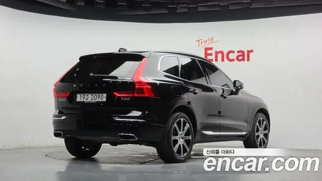 Volvo XC60 2018 — Фото 2/20