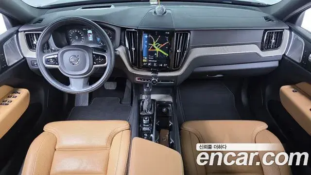 Volvo XC60 2018 — Фото 7/20