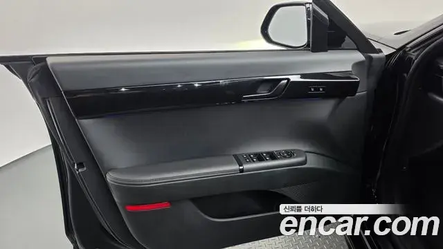 Hyundai Grandeur Hybrid 2022 — Photo 24/36