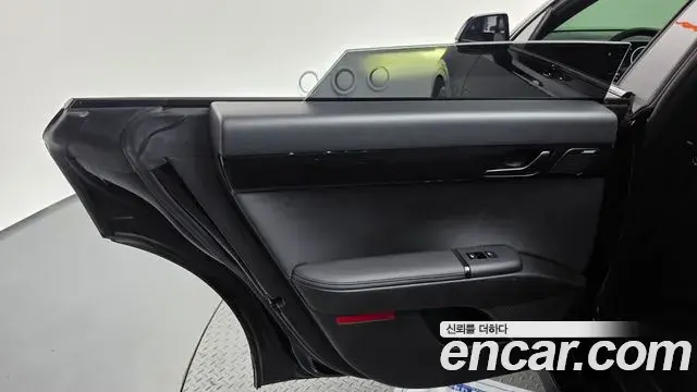 Hyundai Grandeur Hybrid 2022 — Photo 25/36