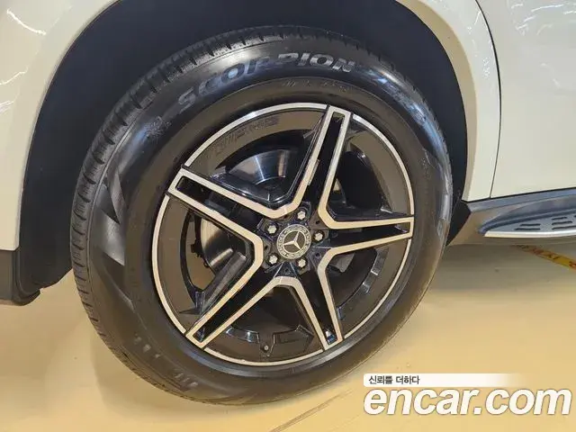 Mercedes-Benz GLE-Class 2021 — Фото 4/20