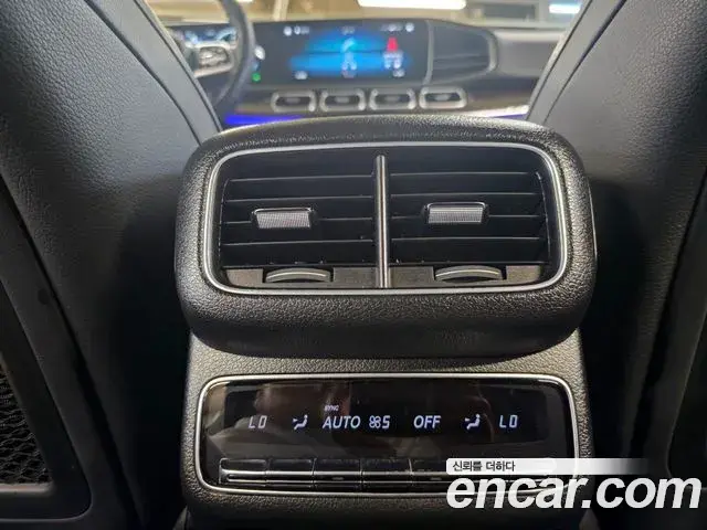 Mercedes-Benz GLE-Class 2021 — Фото 12/20