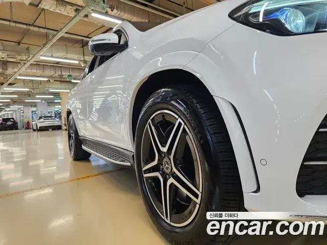 Mercedes-Benz GLE-Class 2021 — Фото 20/20