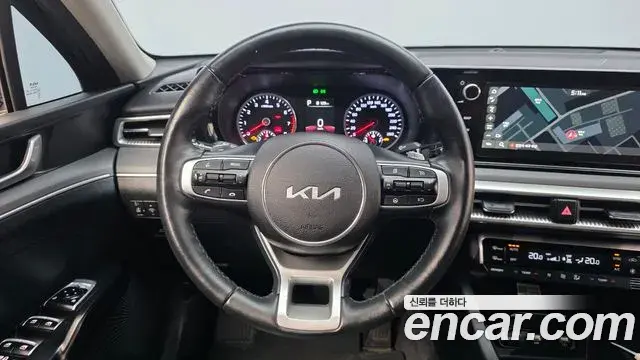 Kia K5 2023 — ფოტო 12/31