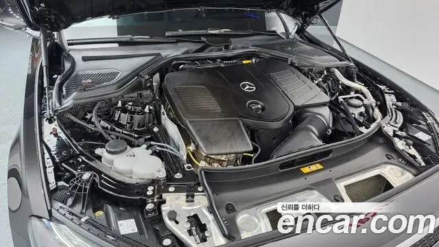 Mercedes-Benz E-Class 2024 — Фото 6/20