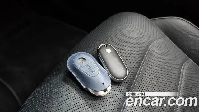 Mercedes-Benz E-Class 2024 — Фото 16/20