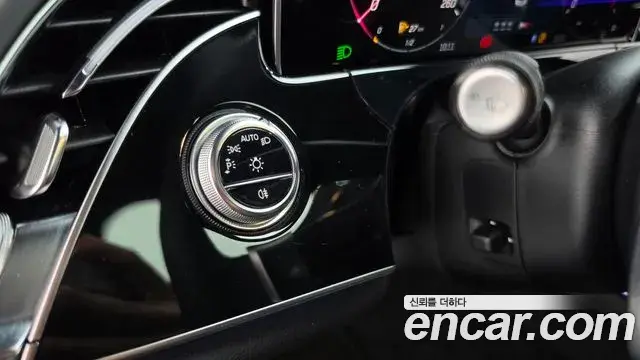 Mercedes-Benz E-Class 2024 — ფოტო 19/33