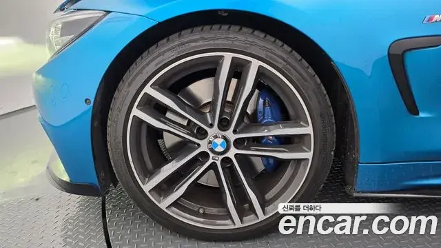 BMW 4 Series 2018 — Şəkil 11/34