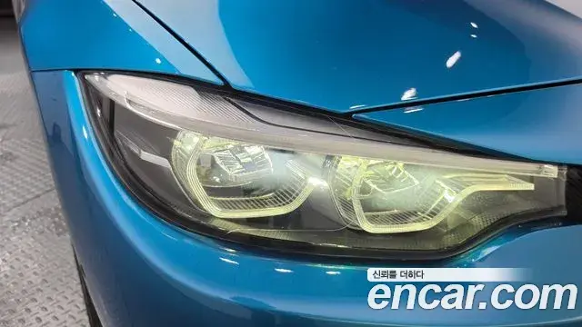 BMW 4 Series 2018 — Şəkil 17/34