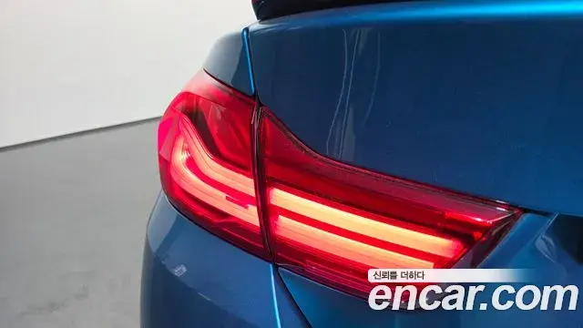 BMW 4 Series 2018 — Şəkil 20/34