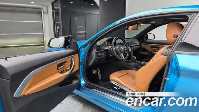 BMW 4 Series 2018 — Photo 30/34